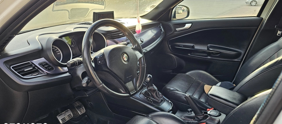Alfa Romeo Giulietta cena 33900 przebieg: 255300, rok produkcji 2012 z Opole małe 137